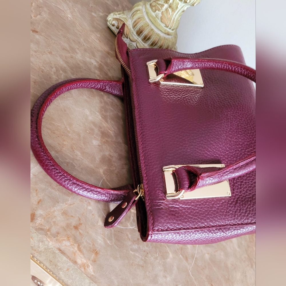 Giorgia Milani 100%Genuine Pebbled Leather Elegant Burgundy Mini Handbag 9"×7"×4 - Picture 4 of 16